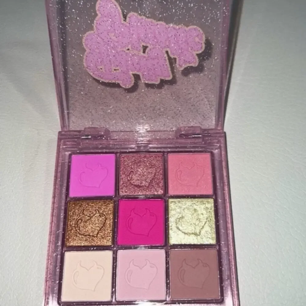 Bh Cosmetics x Iggy Azalea Eyeshadow Palette